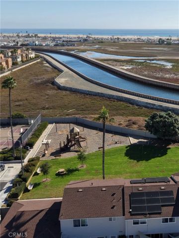 8142 Foxhall Drive, Huntington Beach, CA 92646