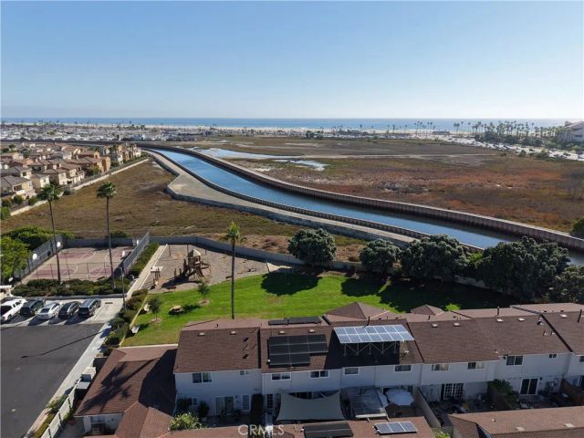 8142 Foxhall Drive, Huntington Beach, CA 92646