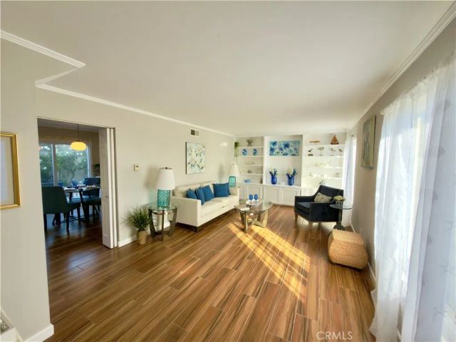 8142 Foxhall Drive, Huntington Beach, CA 92646