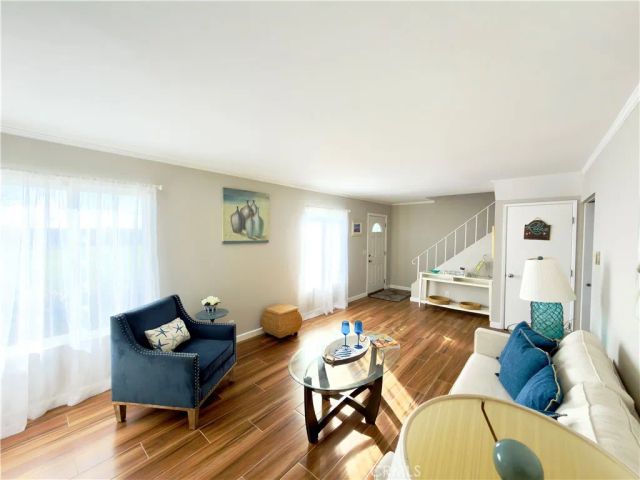 8142 Foxhall Drive, Huntington Beach, CA 92646