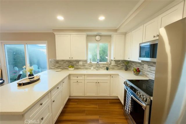 8142 Foxhall Drive, Huntington Beach, CA 92646