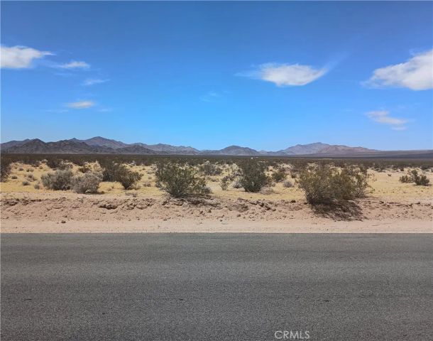 5 North Side, Lucerne Valley, CA 92356