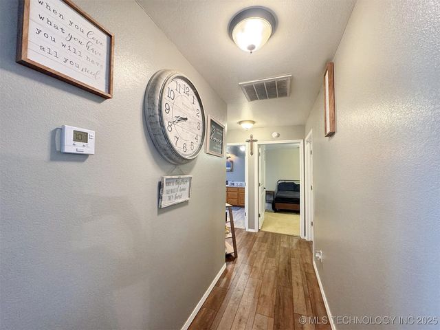 7840 W Wildflower Lane, Hulbert, OK 74441
