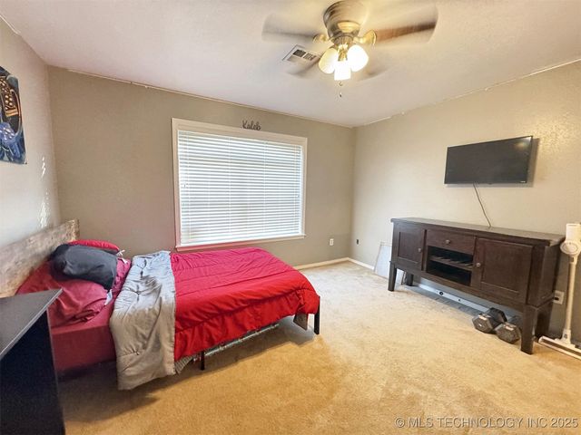 7840 W Wildflower Lane, Hulbert, OK 74441
