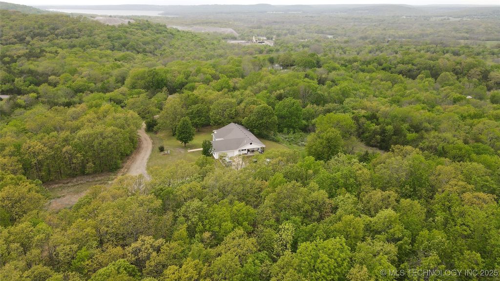 7840 W Wildflower Lane, Hulbert, OK 74441