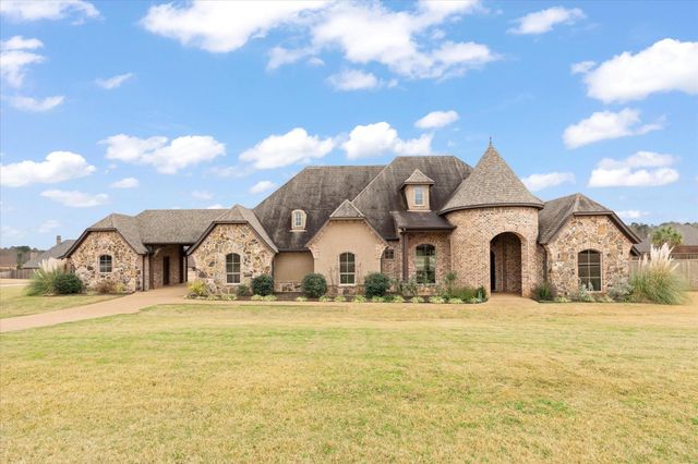 165 Abby Gail Dr., Longview, TX 75605