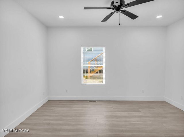 1744 Reynolds St, Knoxville, TN 37921
