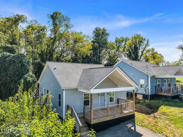 1744 Reynolds St, Knoxville, TN 37921