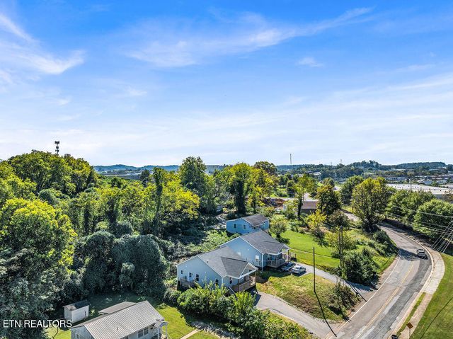 1744 Reynolds St, Knoxville, TN 37921