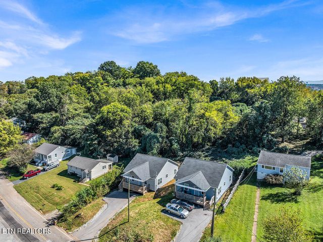 1744 Reynolds St, Knoxville, TN 37921