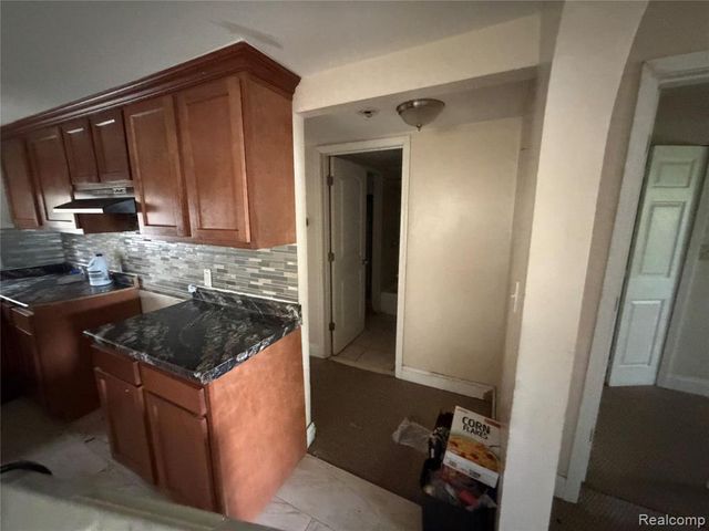 16304 E 10 Mile Road, Eastpointe, MI 48021