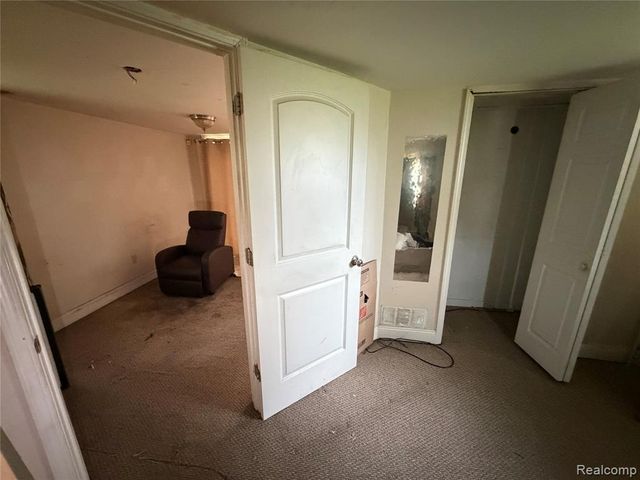 16304 E 10 Mile Road, Eastpointe, MI 48021