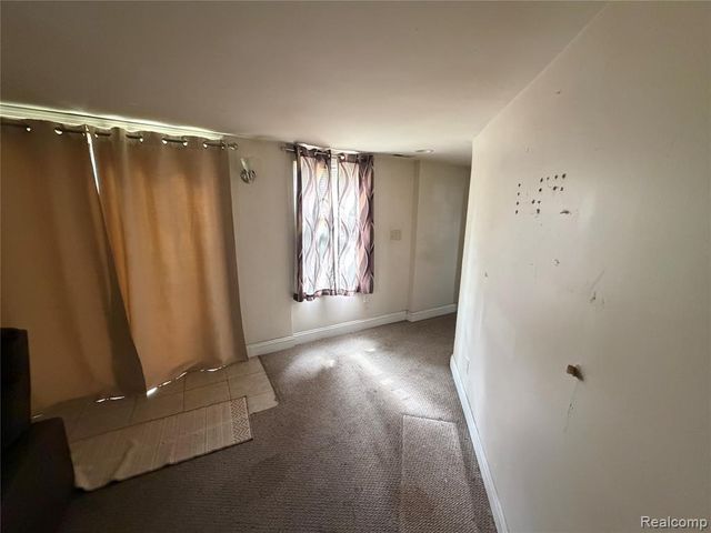 16304 E 10 Mile Road, Eastpointe, MI 48021