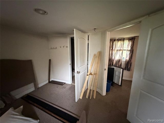 16304 E 10 Mile Road, Eastpointe, MI 48021