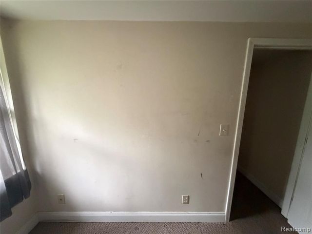 16304 E 10 Mile Road, Eastpointe, MI 48021