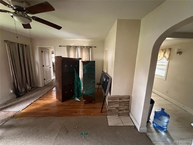 16304 E 10 Mile Road, Eastpointe, MI 48021