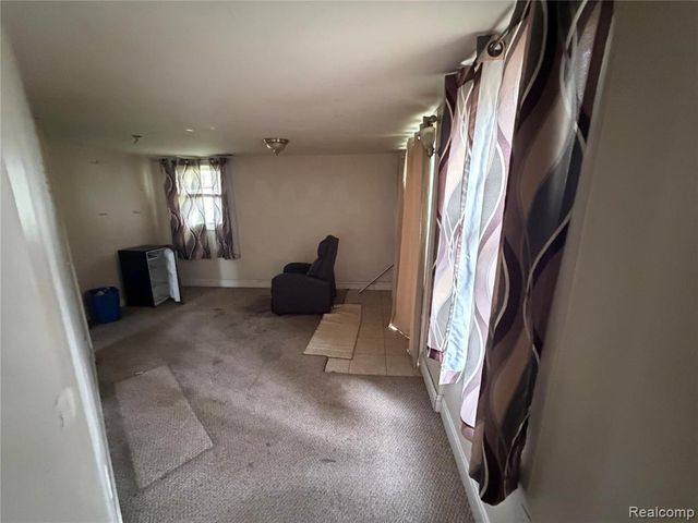 16304 E 10 Mile Road, Eastpointe, MI 48021