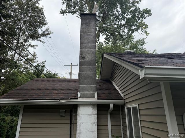 16304 E 10 Mile Road, Eastpointe, MI 48021