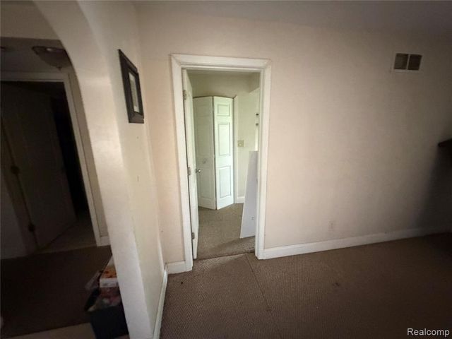 16304 E 10 Mile Road, Eastpointe, MI 48021