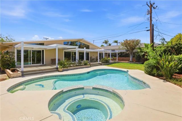 625 Lancer, Corona, CA 92879