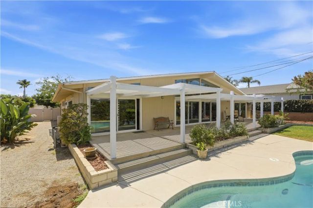 625 Lancer, Corona, CA 92879