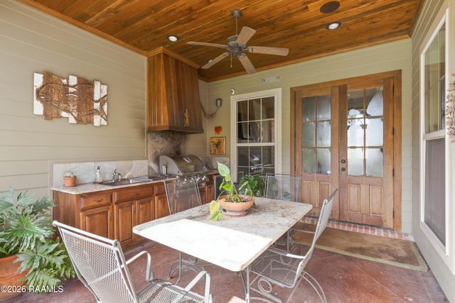 1044 Angelwood Circle, Breaux Bridge, LA 70517