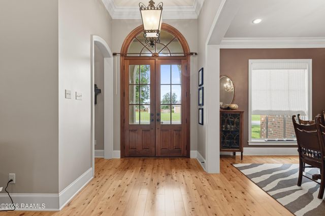 1044 Angelwood Circle, Breaux Bridge, LA 70517