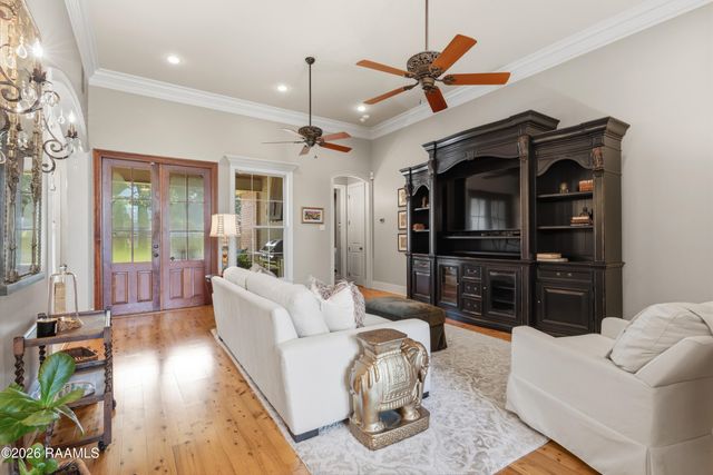 1044 Angelwood Circle, Breaux Bridge, LA 70517
