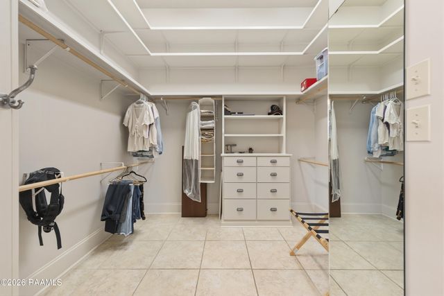 1044 Angelwood Circle, Breaux Bridge, LA 70517