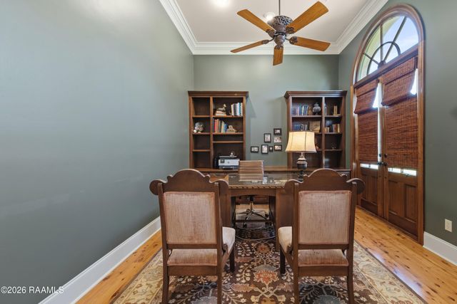 1044 Angelwood Circle, Breaux Bridge, LA 70517