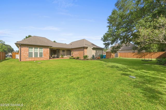 1044 Angelwood Circle, Breaux Bridge, LA 70517