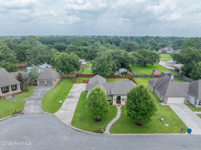 1044 Angelwood Circle, Breaux Bridge, LA 70517
