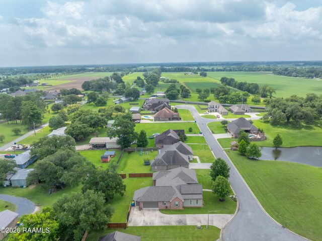 1044 Angelwood Circle, Breaux Bridge, LA 70517