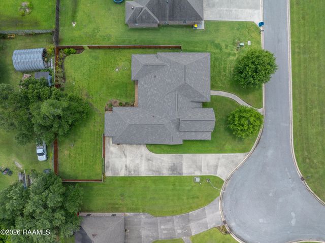 1044 Angelwood Circle, Breaux Bridge, LA 70517