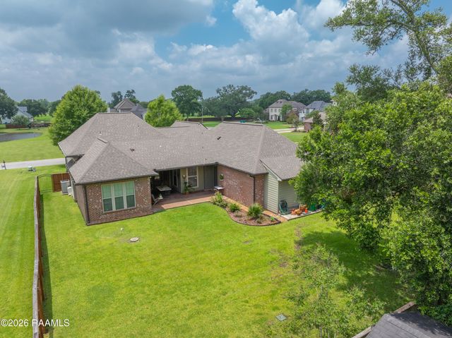 1044 Angelwood Circle, Breaux Bridge, LA 70517