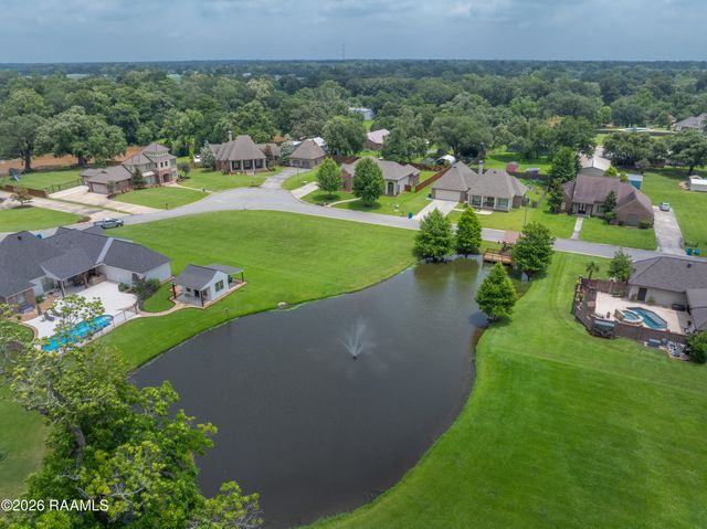 1044 Angelwood Circle, Breaux Bridge, LA 70517
