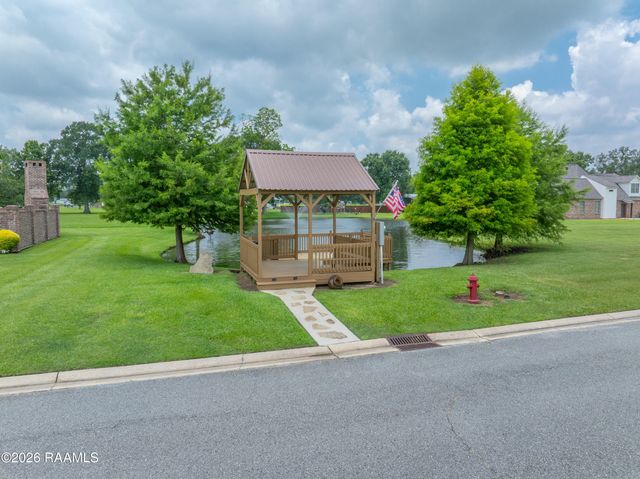 1044 Angelwood Circle, Breaux Bridge, LA 70517