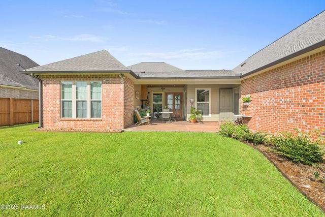 1044 Angelwood Circle, Breaux Bridge, LA 70517