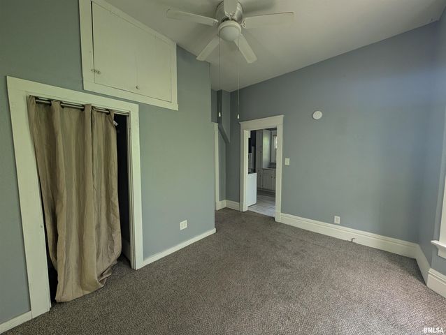 2833 8TH Avenue, Rock Island, IL 61201