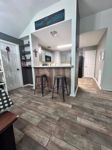 600 Spruce Dr, Conroe, TX 77302