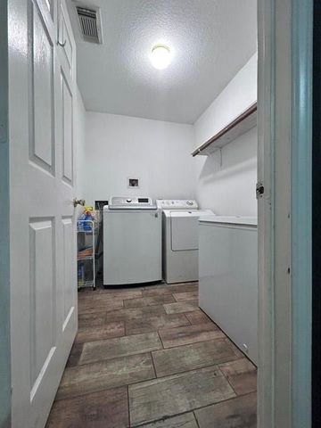 600 Spruce Dr, Conroe, TX 77302