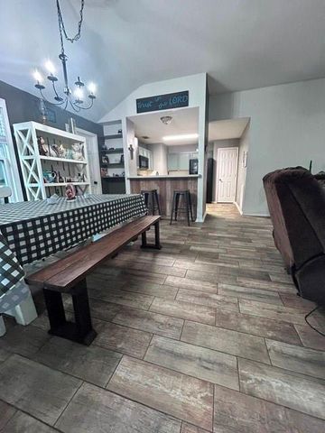 600 Spruce Dr, Conroe, TX 77302