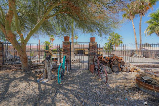 13219 S Driftwood Dr, Yuma, AZ 85367