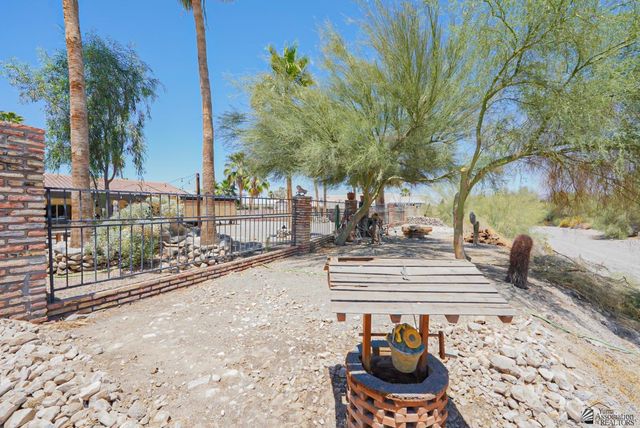 13219 S Driftwood Dr, Yuma, AZ 85367