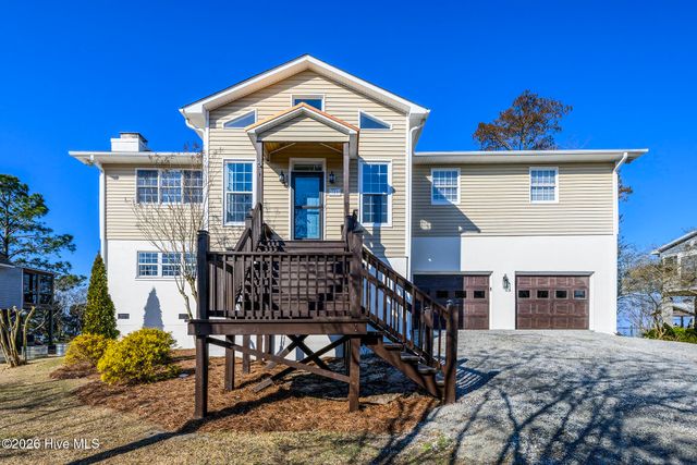 321 Riverside Drive, New Bern, NC 28560