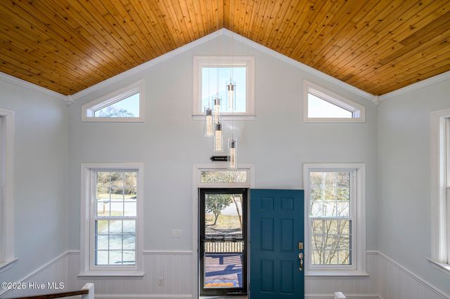 321 Riverside Drive, New Bern, NC 28560