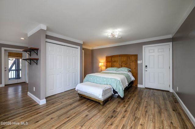 321 Riverside Drive, New Bern, NC 28560