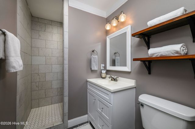 321 Riverside Drive, New Bern, NC 28560