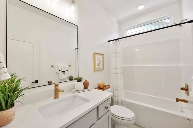 3243 N Bedford St, Wichita, KS 67226