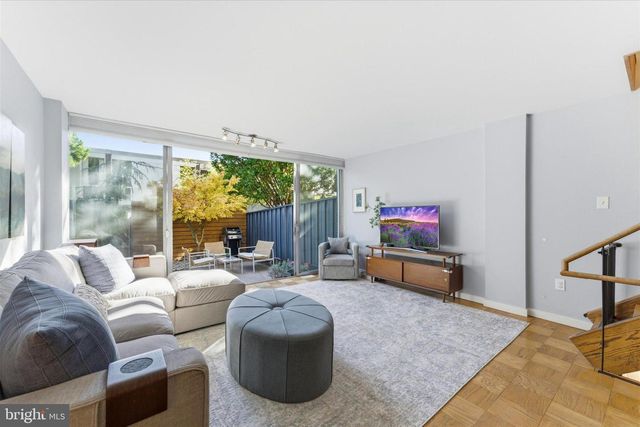 1378 4TH ST SW, Washington, DC 20024